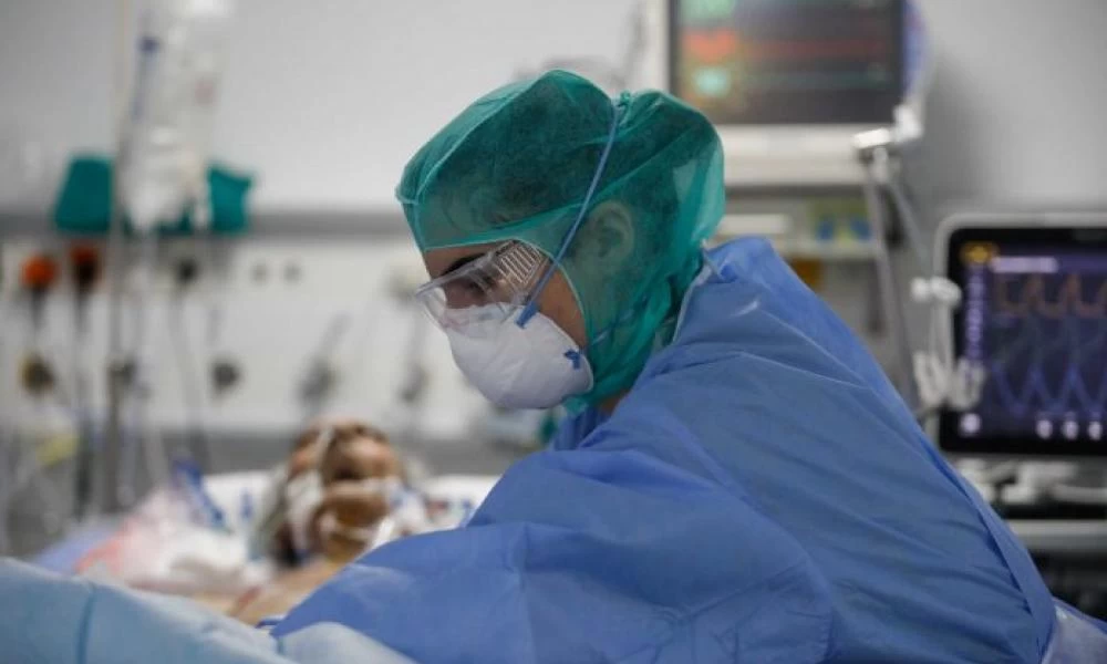 Κορονοϊός: Στους 222 οι νεκροί - Κατέληξε 84χρονη στο Παπανικολάου